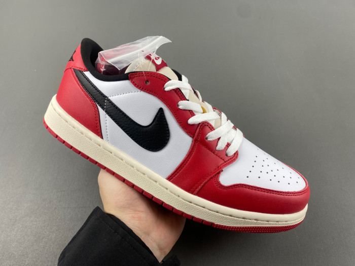 Air Jordan 1 Low OG “Chicago” HQ6998-600