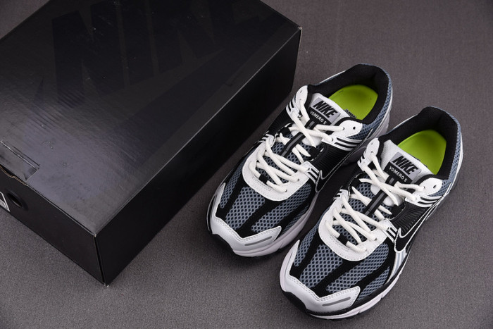 nike zoom vomero 5 dark grey black white ci1694-001