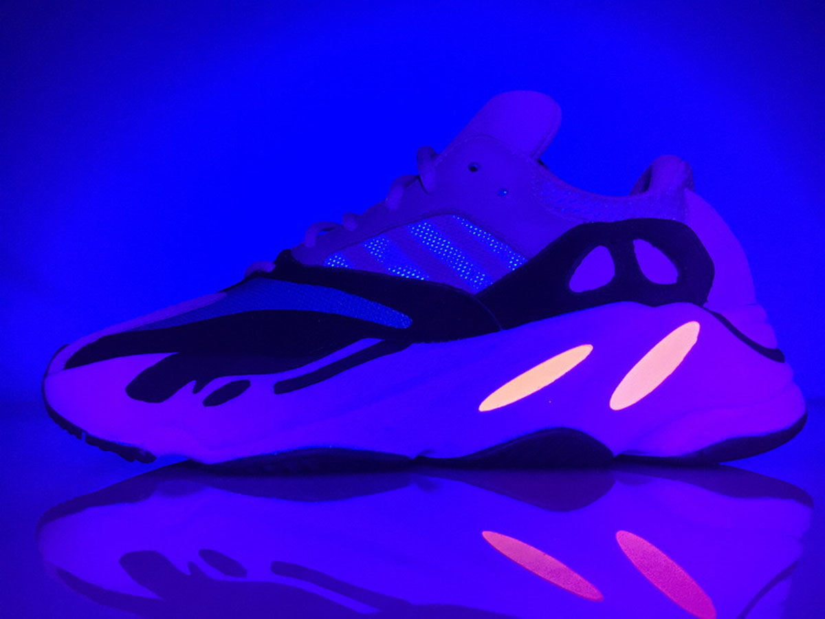 Yeezy Boost 700 Wave Runner sneakers