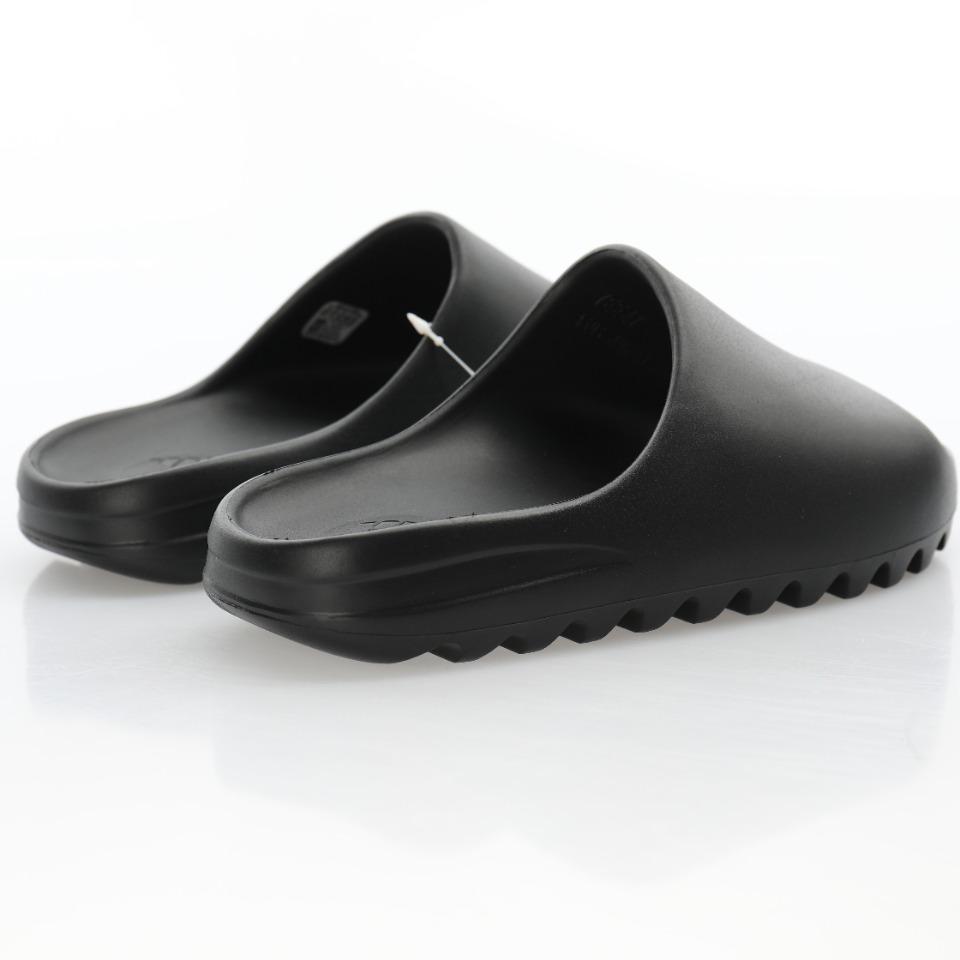 Yeezy Slide Black