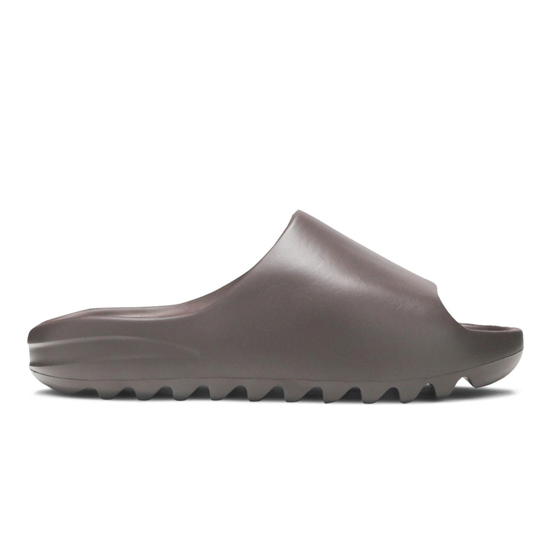 Yeezy Slides ‘Soot’