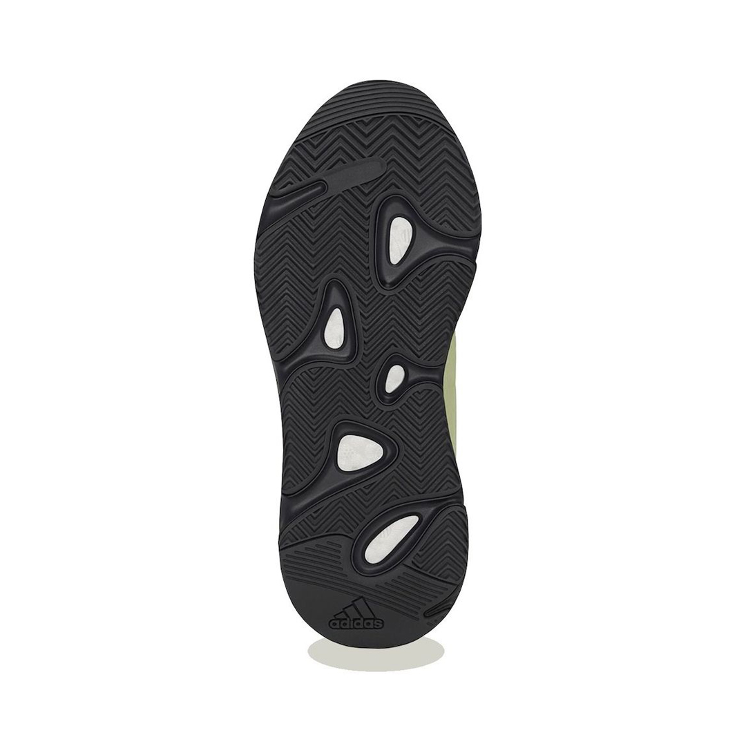 YEEZY BOOST 700 MNVN KIDS RESIN